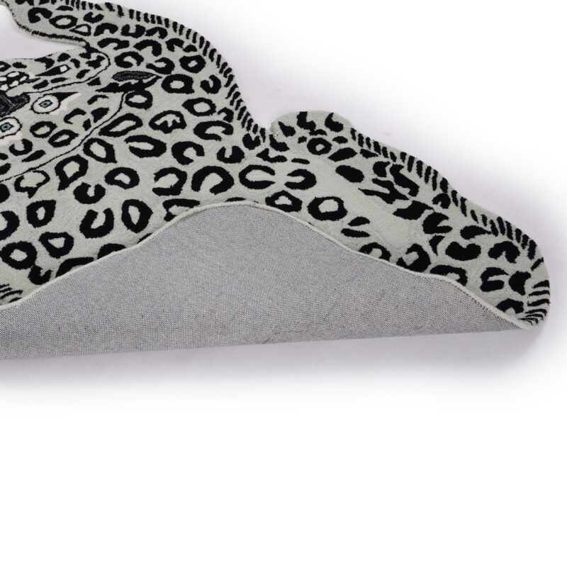 A Hand-Tufted Wool Rug with Prowling Prestige (4)